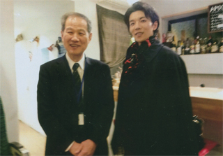 「再生」の鶴見直斗さんと