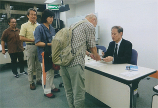 終わってサイン会