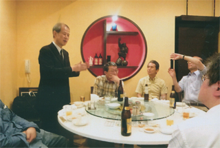 二次会でも「講演」