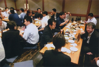 大阪から帰って、一水会の二次会に