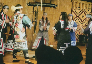 アイヌの踊り