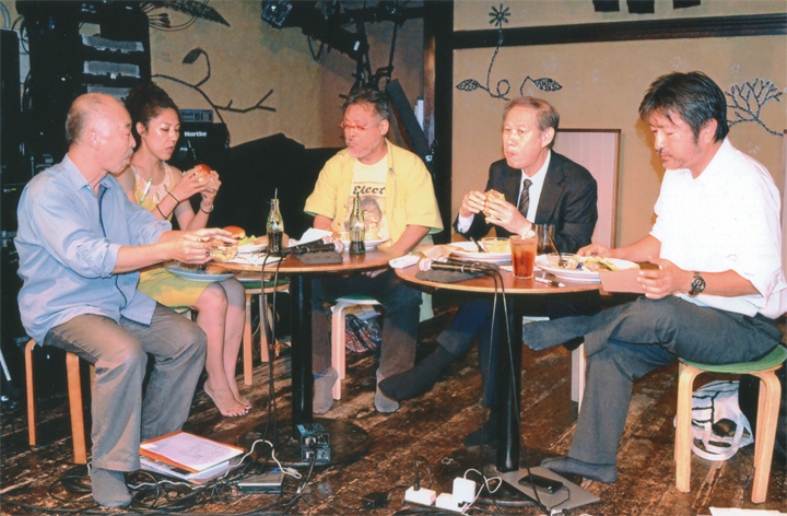 開始前に、ハンバーグを食べました