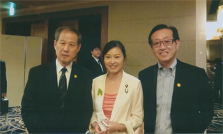 加藤鮎子さん。二木啓孝さんと