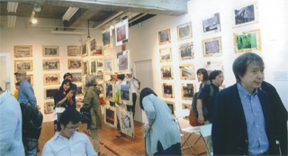 「百年の愚行」展。会場