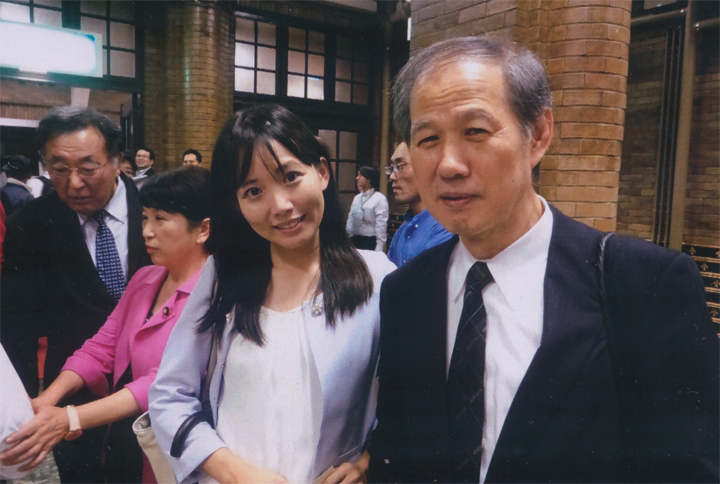 八王子市議の佐藤あずさとんと