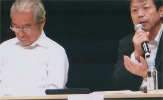 元法務大臣の２人が登壇