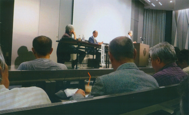 満員の明治大学