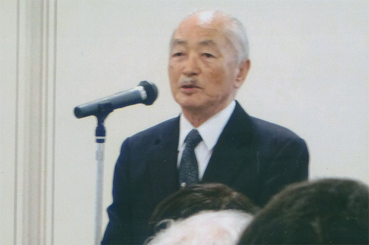 挨拶する森田治さん