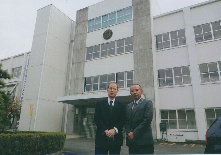 必勝氏の母校・海星高校で