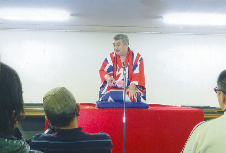 第１部はブラックさんの落語